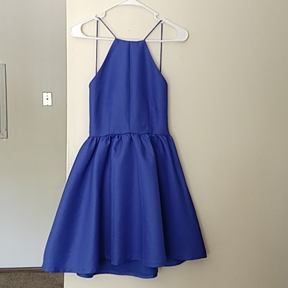 Lulus Dresses & Skirts - Lulu's open back dress